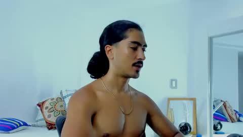 Snapshot of david_johnson372 chatting on 09/25/25, 01:53 Hey im David that loves to explore and speak their fantasies. Very open talktative and nice. Feel free to chat with me online show from 09/25/25, 01:53