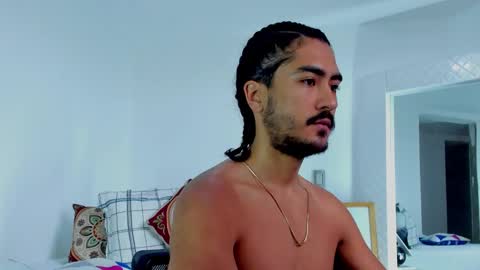 Snapshot of david_johnson372 chatting on 10/22/25, 12:05 Hey im David that loves to explore and speak their fantasies. Very open talktative and nice. Feel free to chat with me online show from 10/22/25, 12:05