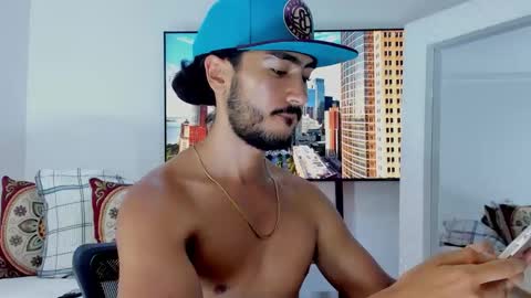 Hey im David that loves to explore and speak their fantasies. Very open talktative and nice. Feel free to chat with me online show from 01/18/26, 02:37