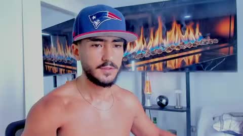 Snapshot of david_johnson372 chatting on 07/12/26, 01:13 Hey im David that loves to explore and speak their fantasies. Very open talktative and nice. Feel free to chat with me online show from 07/12/26, 01:13