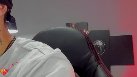 Snapshot of david_jons7 chatting on 12/14/24, 11:56 David Jons online show from 12/14/24, 11:56