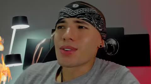 Snapshot of david_jons7 chatting on 01/24/25, 01:24 David Jons online show from 01/24/25, 01:24