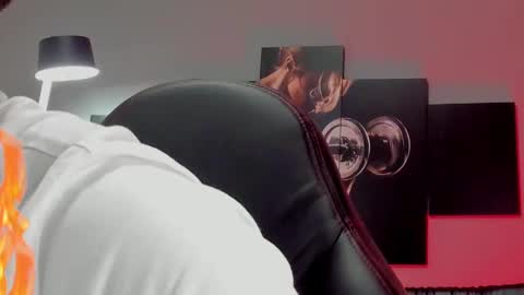 Snapshot of david_jons7 chatting on 01/25/25, 12:27 David Jons online show from 01/25/25, 12:27