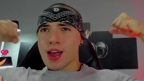 Snapshot of david_jons7 chatting on 02/14/25, 04:09 David Jons online show from 02/14/25, 04:09