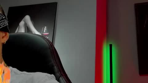 Snapshot of david_jons7 chatting on 09/21/25, 09:27 David Jons online show from 09/21/25, 09:27