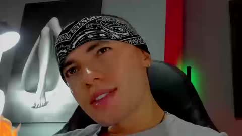 Snapshot of david_jons7 chatting on 09/23/25, 01:08 David Jons online show from 09/23/25, 01:08