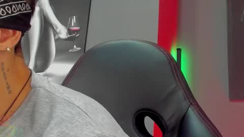 Snapshot of david_jons7 chatting on 11/04/25, 11:04 David Jons online show from 11/04/25, 11:04