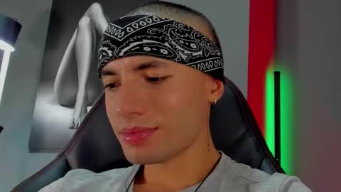 Snapshot of david_jons7 chatting on 11/08/25, 04:45 David Jons online show from 11/08/25, 04:45