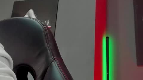 Snapshot of david_jons7 chatting on 11/13/25, 11:03 David Jons online show from 11/13/25, 11:03