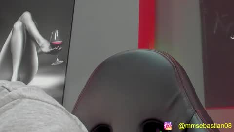 Snapshot of david_jons7 chatting on 11/17/25, 10:04 David Jons online show from 11/17/25, 10:04