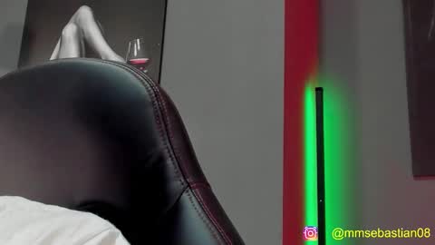 Snapshot of david_jons7 chatting on 12/03/25, 02:52 David Jons online show from 12/03/25, 02:52