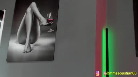 Snapshot of david_jons7 chatting on 12/15/25, 01:04 David Jons online show from 12/15/25, 01:04