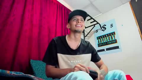 Snapshot of david_latin666_ chatting on 10/02/25, 07:21 David online show from 10/02/25, 07:21