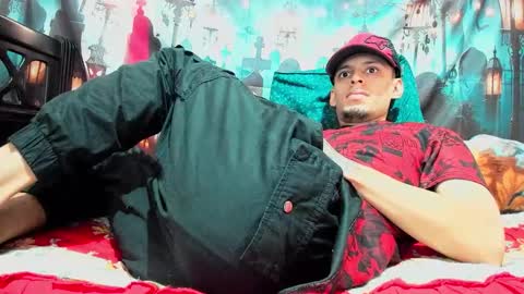 Snapshot of david_latin666_ chatting on 11/16/25, 06:24 David online show from 11/16/25, 06:24