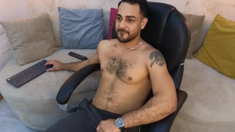 Snapshot of david_oliveira chatting on 02/10/25, 01:33 JF oliveira online show from 02/10/25, 01:33