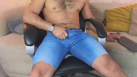 Snapshot of david_oliveira chatting on 03/08/25, 12:52 JF oliveira online show from 03/08/25, 12:52