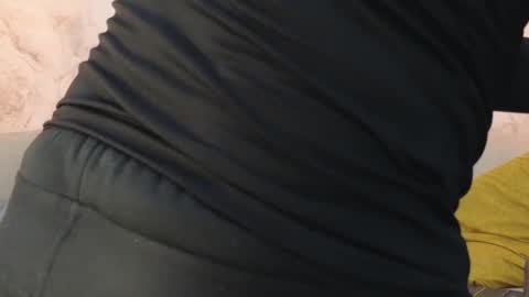 Snapshot of david_oliveira chatting on 03/11/25, 04:18 JF oliveira online show from 03/11/25, 04:18