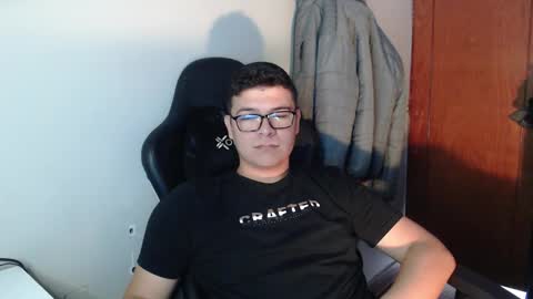 Snapshot of david_smit_ chatting on 12/19/25, 04:47 david smit online show from 12/19/25, 04:47