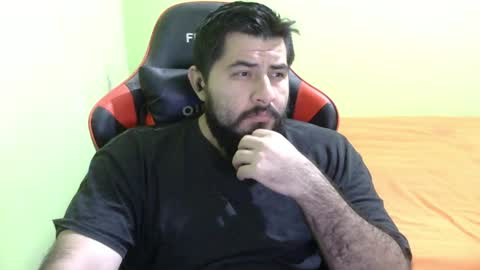 Snapshot of daviddelz chatting on 01/15/25, 07:48 David online show from 01/15/25, 07:48