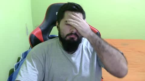 Snapshot of daviddelz chatting on 01/17/25, 09:49 David online show from 01/17/25, 09:49