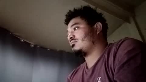 Snapshot of davidjose1995 chatting on 12/31/24, 06:13 Juice cock online show from 12/31/24, 06:13