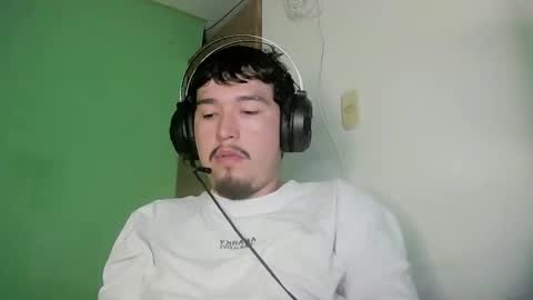 Snapshot of davidlasecuela chatting on 02/12/26, 05:24 DavidSkinny online show from 02/12/26, 05:24