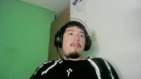 Snapshot of davidlasecuela chatting on 02/15/26, 10:50 DavidSkinny online show from 02/15/26, 10:50