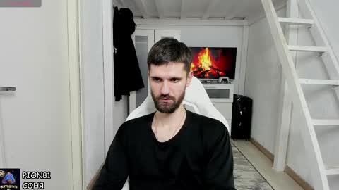 Snapshot of davidnowak chatting on 01/18/25, 02:03 David online show from 01/18/25, 02:03