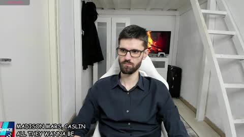 Snapshot of davidnowak chatting on 01/18/25, 06:21 David online show from 01/18/25, 06:21