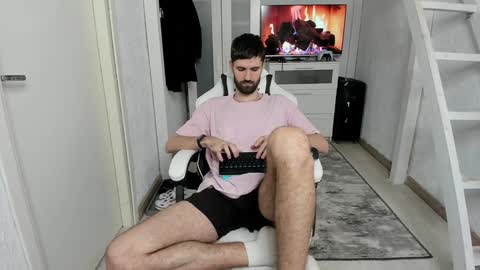 Snapshot of davidnowak chatting on 01/31/25, 03:33 David online show from 01/31/25, 03:33