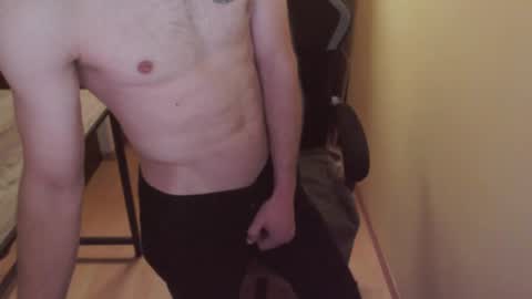 Snapshot of davidoventt chatting on 02/05/25, 11:06 davidoventt online show from 02/05/25, 11:06