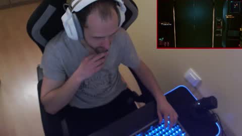 Snapshot of davidoventt chatting on 02/26/25, 10:09 davidoventt online show from 02/26/25, 10:09