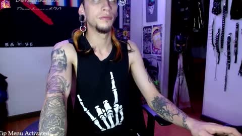 Snapshot of davidroses420 chatting on 03/11/25, 01:59 online show from 03/11/25, 01:59