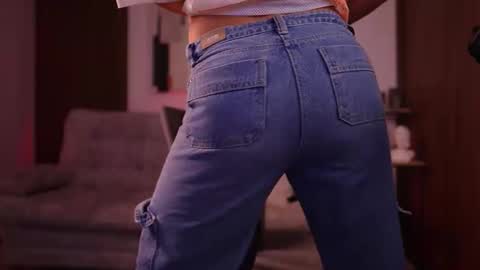 Snapshot of davies_brown chatting on 12/20/25, 08:27 Davies brown schedule 12pm to 5pm col time online show from 12/20/25, 08:27