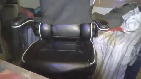 Snapshot of davinsdick chatting on 10/13/25, 02:33 Your daddy online show from 10/13/25, 02:33