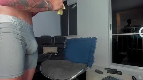 Snapshot of davis_alx chatting on 12/24/24, 12:11 davis  instagram davis alx1 online show from 12/24/24, 12:11