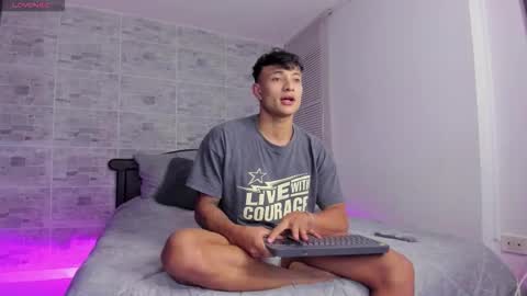 davis online show from 11/03/25, 01:19