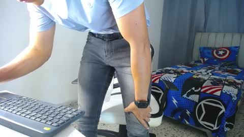 Snapshot of davisito7 chatting on 02/01/25, 02:05 David Angel online show from 02/01/25, 02:05