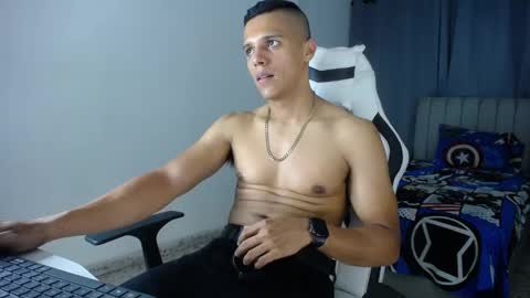 Snapshot of davisito7 chatting on 03/02/25, 05:44 David Angel online show from 03/02/25, 05:44