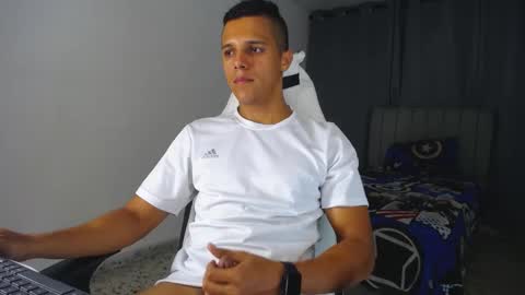 Snapshot of davisito7 chatting on 03/09/25, 06:50 David Angel online show from 03/09/25, 06:50