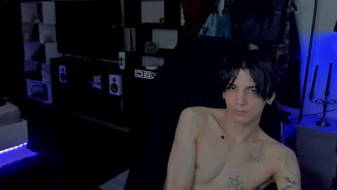 Snapshot of davisross chatting on 06/09/26, 02:50 davis online show from 06/09/26, 02:50