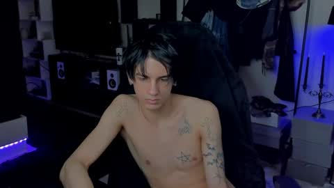 Snapshot of davisross chatting on 06/11/26, 12:32 davis online show from 06/11/26, 12:32