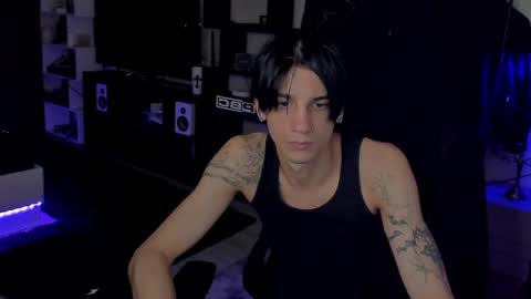 Snapshot of davisross chatting on 07/15/26, 06:18 davis online show from 07/15/26, 06:18