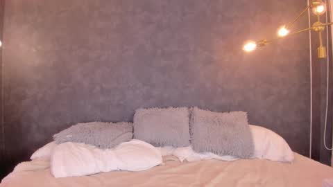 Snapshot of dawa_angels chatting on 12/15/25, 10:03 DAWA ANGELS online show from 12/15/25, 10:03