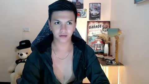 Snapshot of dax_x chatting on 01/01/25, 08:04 JC LOVER BOY online show from 01/01/25, 08:04