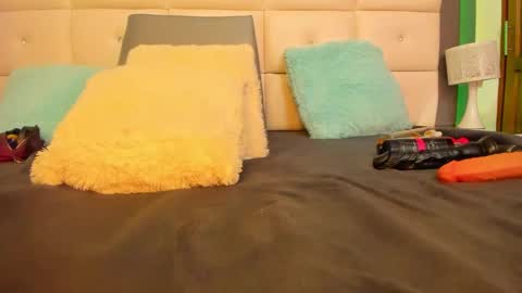 Snapshot of dayannabronx chatting on 09/15/25, 10:32 DayannaBronx online show from 09/15/25, 10:32