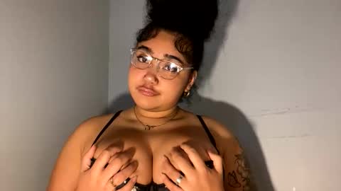 dayqueen1 online show from 05/17/26, 10:44