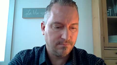 Snapshot of daytrader77 chatting on 01/12/26, 11:37 daytrader77 online show from 01/12/26, 11:37