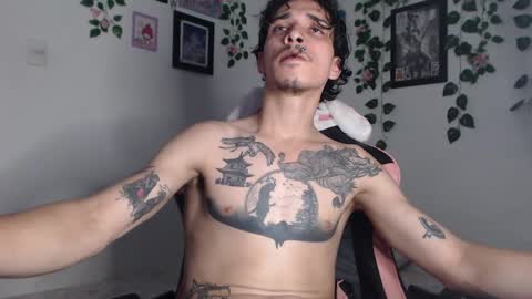 Snapshot of dazzayyy chatting on 12/06/24, 12:34 dazzayy online show from 12/06/24, 12:34