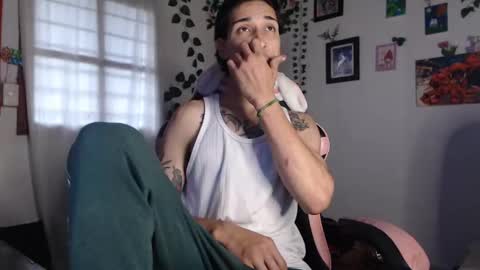 Snapshot of dazzayyy chatting on 02/11/25, 10:28 dazzayy online show from 02/11/25, 10:28